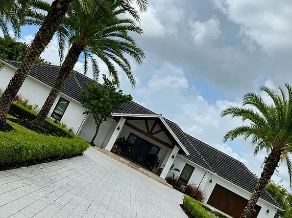 19450 SW 184th St, Miami, FL 33187