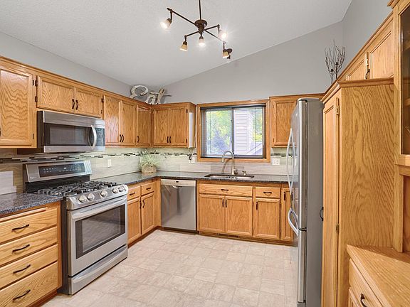 5th image of 5740 Dufferin Dr