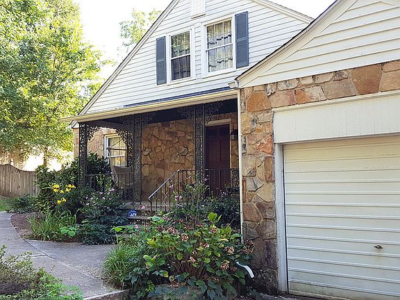 4th image of 3710 NE Garden Dr