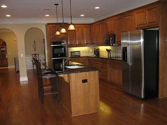 3rd image of 528 Sandy Cove Dr