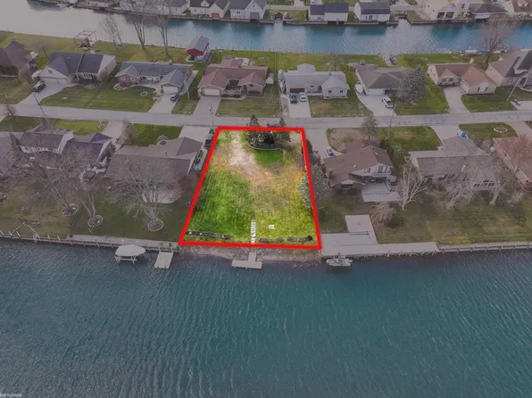 7294 Flamingo St, Algonac, MI 48001