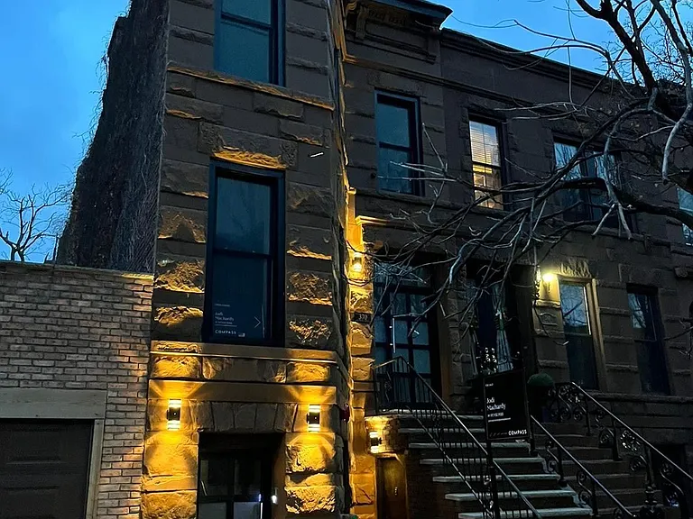 370 Marion St #2 — Photo 8