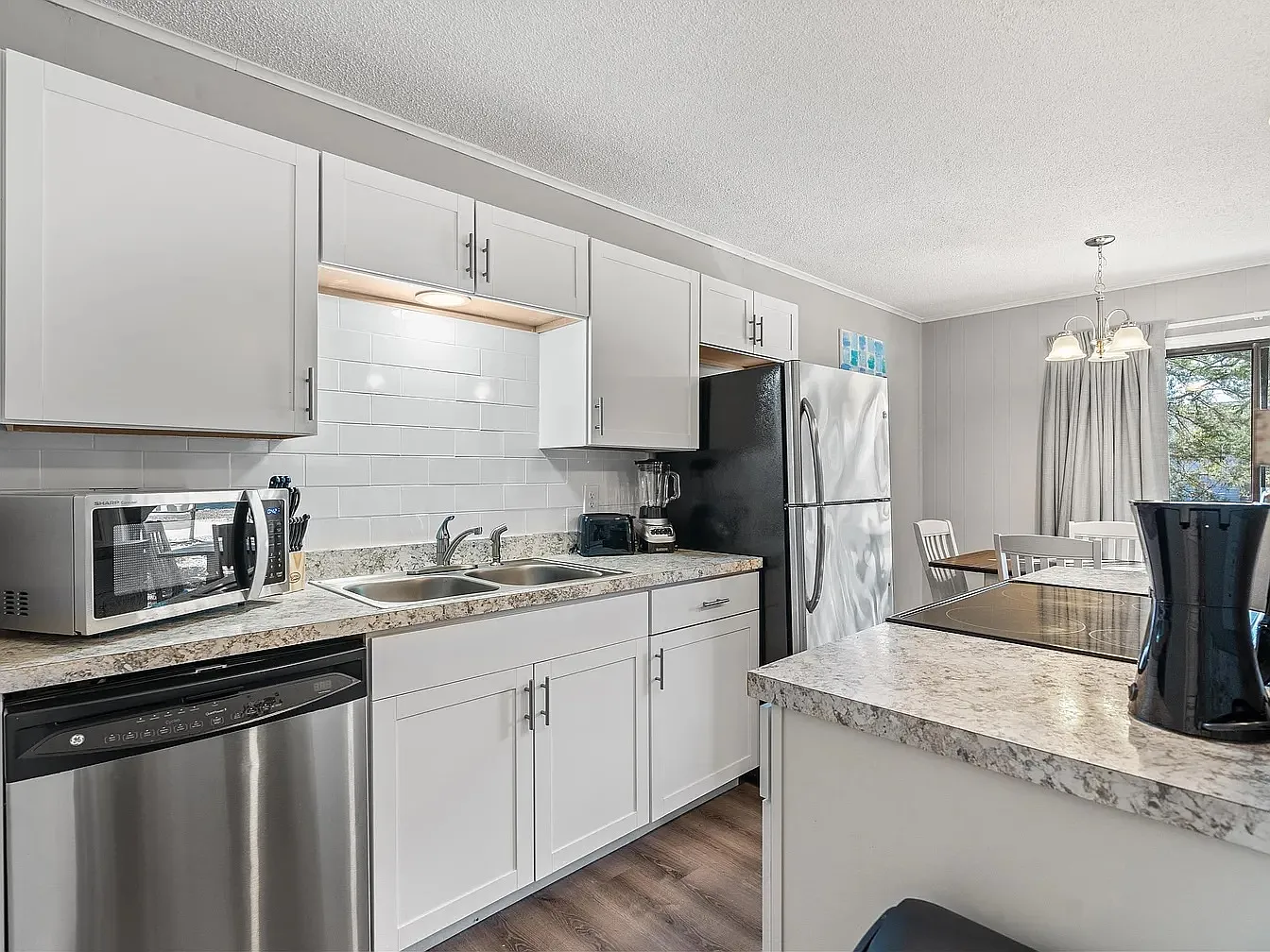 2 bed, 1.5 bath, 1500 sqft, $1,450 — Photo 3