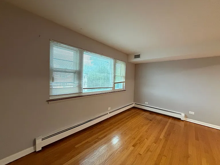 5009 N River Rd — Photo 15