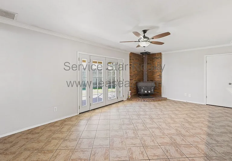 5513 W Waltann Ln — Photo 18