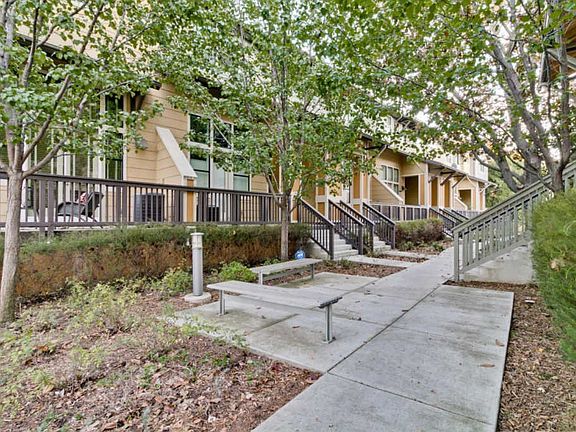 5th image of 4201 Juniper Ln Unit G