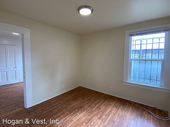 4th image of 1142 Washington St #1142