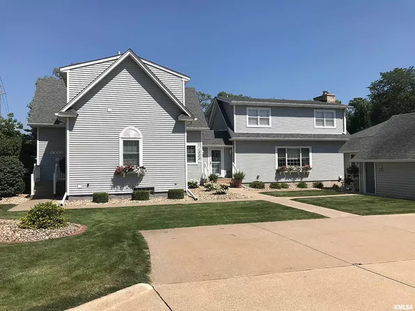 1200 36th Ave #C, Moline, IL 61265