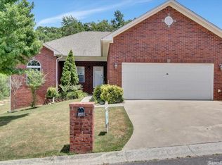 148 Westoak Pl, Hot Springs National Park, AR 71913