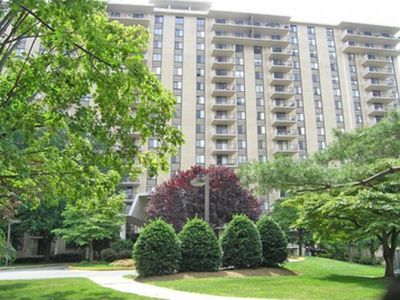 7420 Westlake Ter #B, Bethesda, MD, 20817