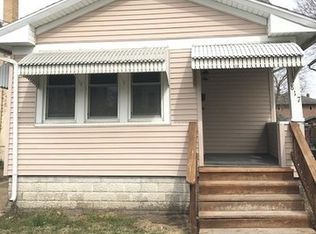 817 W 2nd St, Dixon, IL 61021