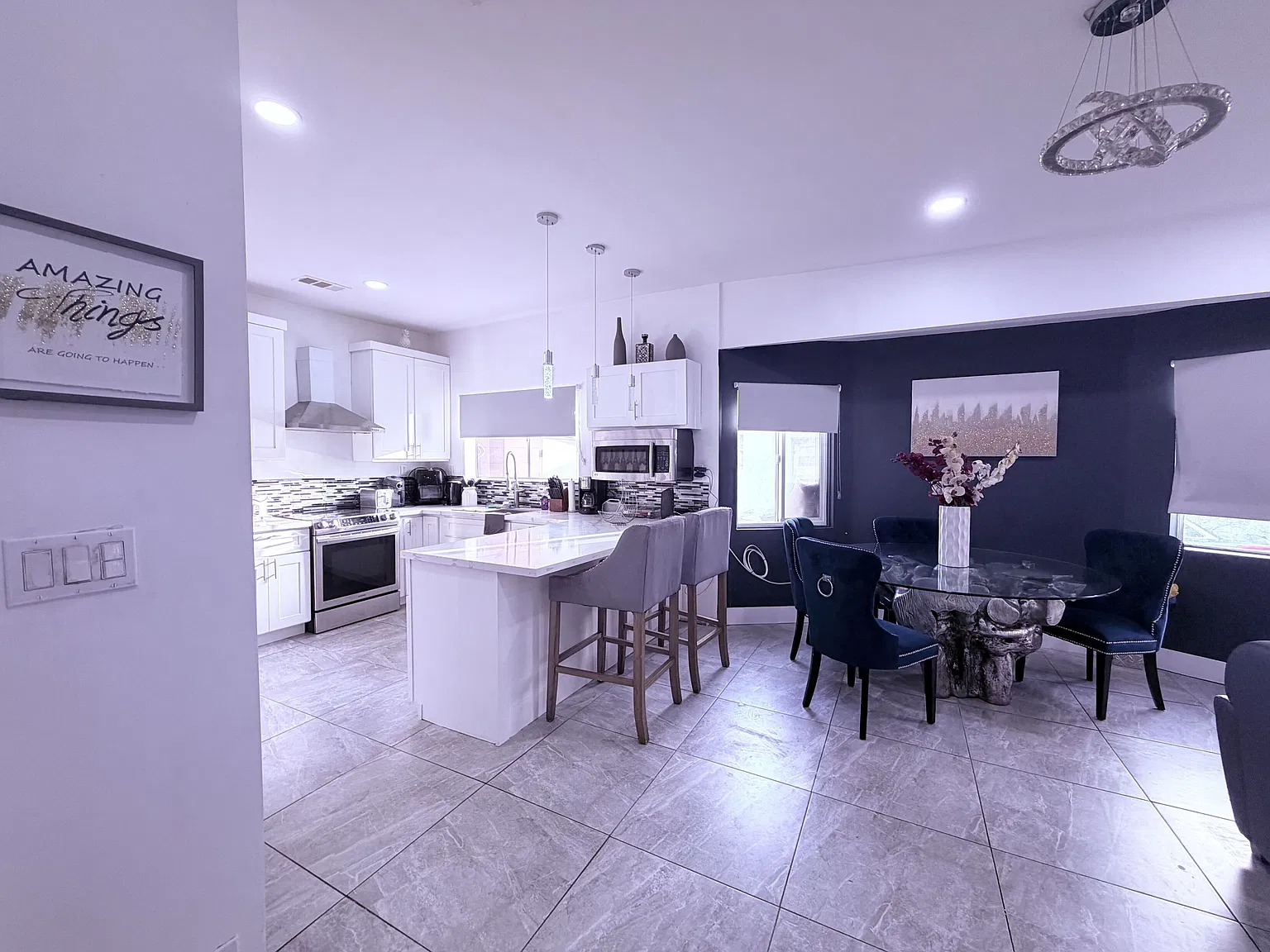 2 bed, 1100 sqft, $5,500 — Photo 2