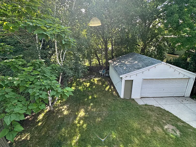 339 Eastern Ave SE — Photo 17