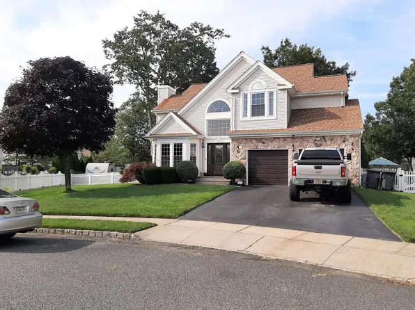 208 Lake Rd, Brick, NJ 08724