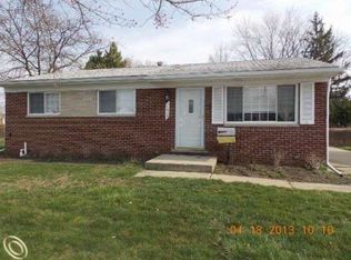 11715 Plumbrook Rd, Sterling Heights, MI 48312