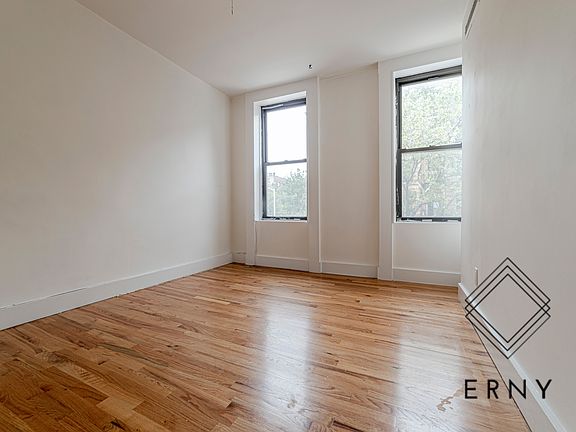 5th image of 532 Gates Ave #2A
