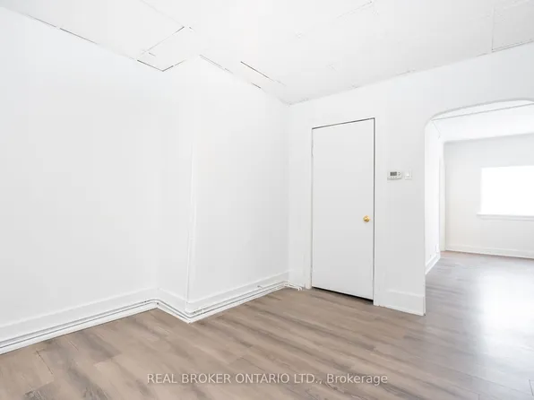 38 Bruce St, Oshawa, ON L1H 1P7