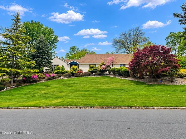 20 Sunrise Circle, Holmdel, NJ 07733