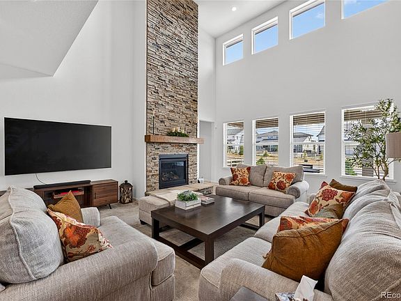 3rd image of 5737 Amarosa Drive