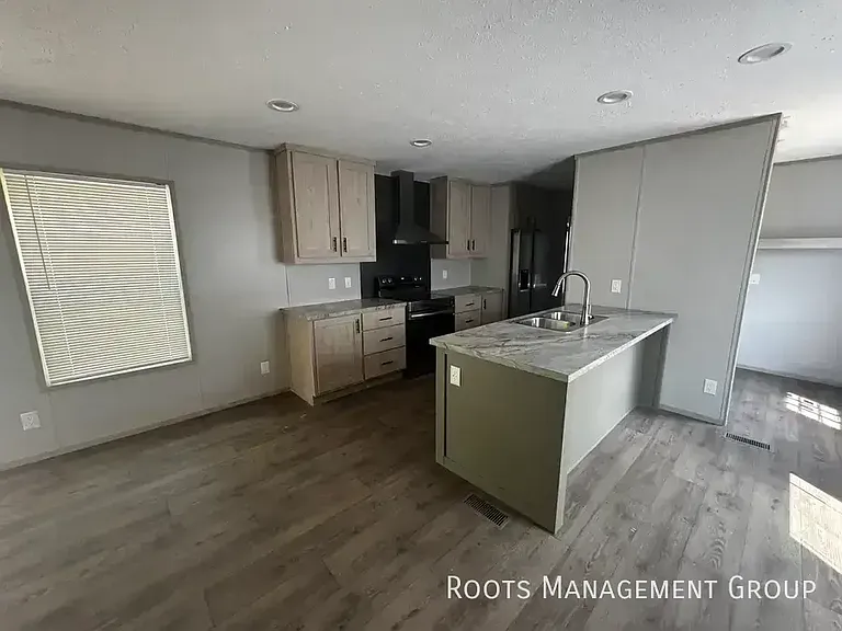 211 Connie Ct #211C — Photo 3