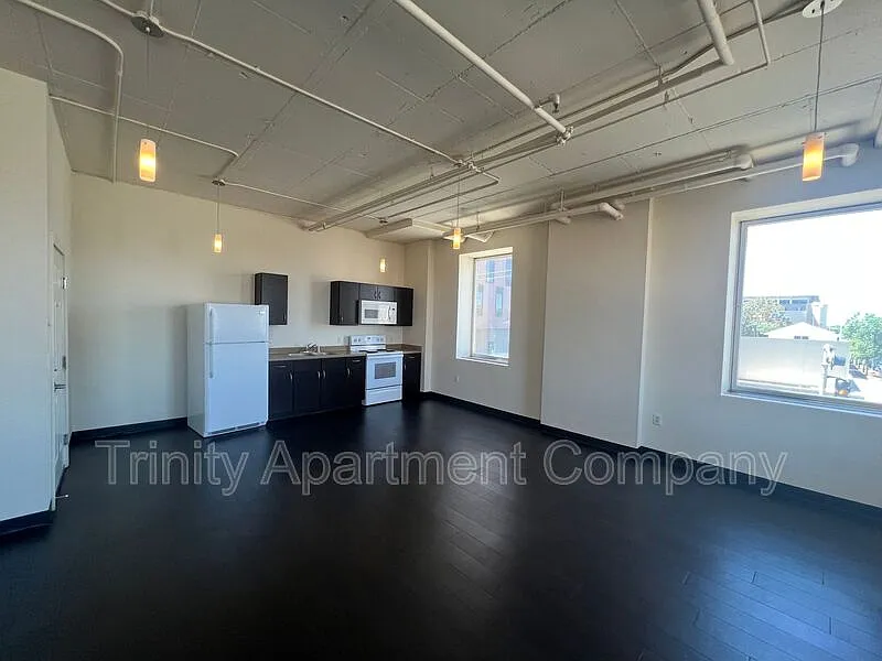 Studio, 1.0 bath, $1,075 — Photo 2