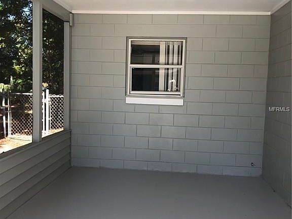 4th image of 2110 Parkview Ave