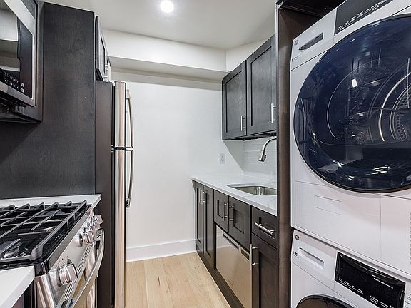 5th image of 10210 Queens Blvd APT 301
