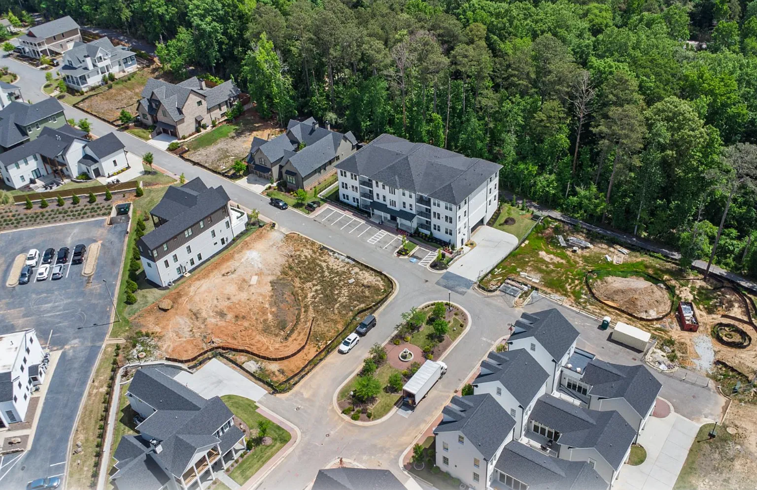 Luxury Living in Peachtree City — Photo 4