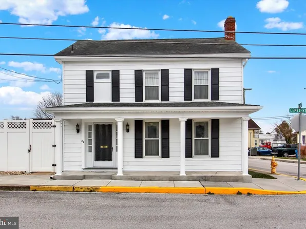 22 Cemetery St, Littlestown, PA 17340