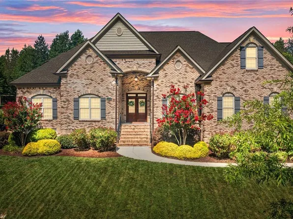 1458 Bethan Dr, Summerfield, NC 27358