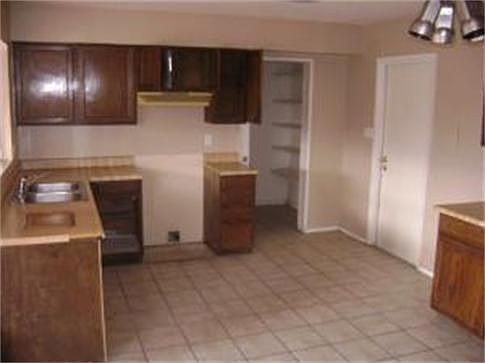 3rd image of 2333 W Obispo Ave
