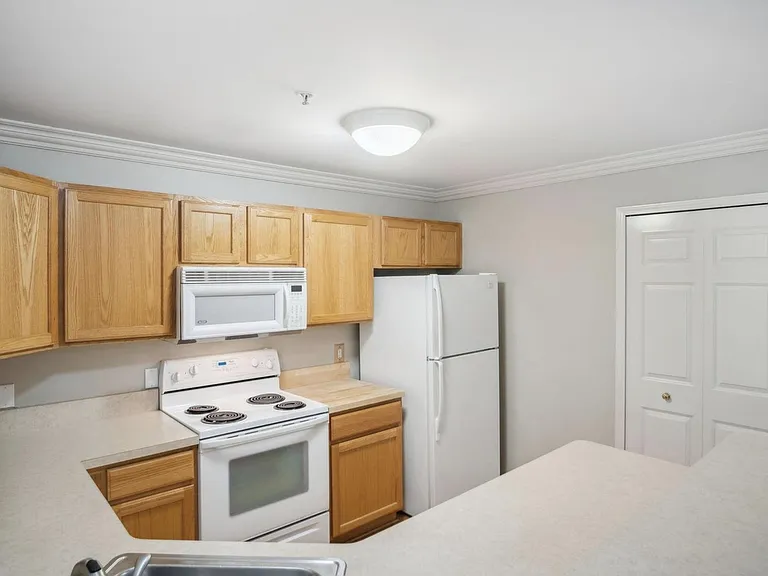 2924 Barclay Way — Photo 7