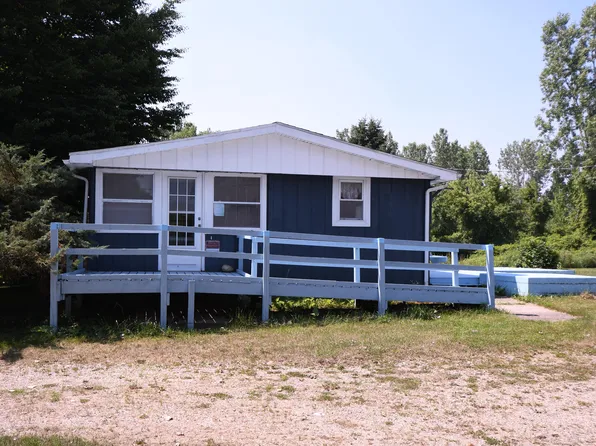 42910 46th St, Lawrence, MI 49064