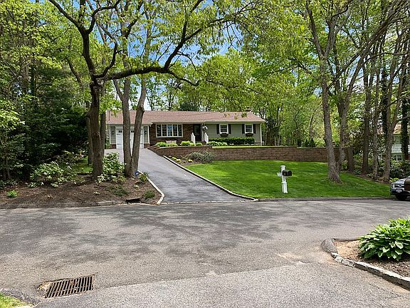 2nd image of 51 Laurel Dr