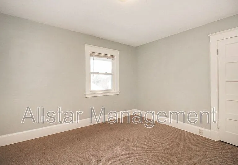 1562 Huguelet St — Photo 18