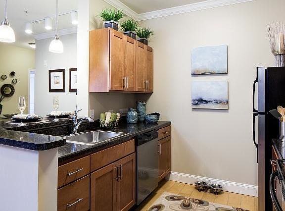 3rd image of 75 Parkview St APT 302