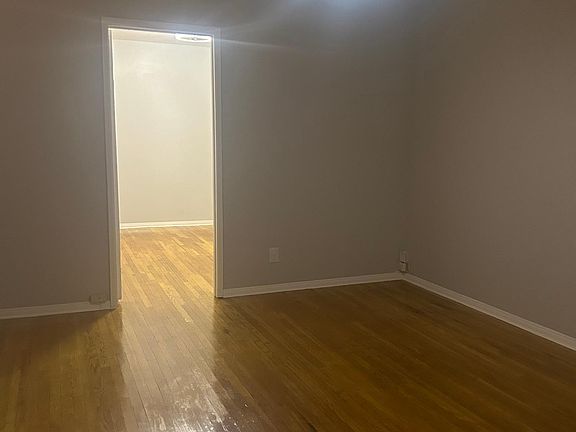 4th image of 1327 1/2 N Alvarado St