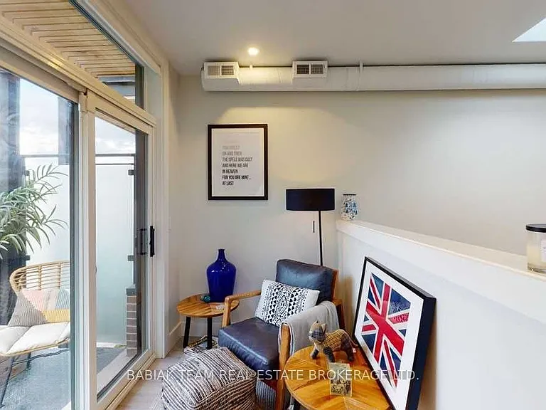 57 Vine Ave #301 — Photo 16