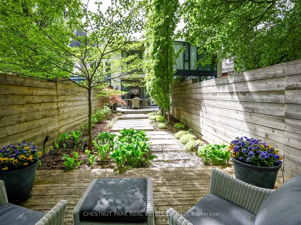70 Summerhill Gdns, Toronto, ON M4T 1B4