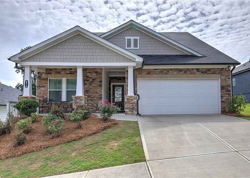 1st image of 676 Valdosta Dr