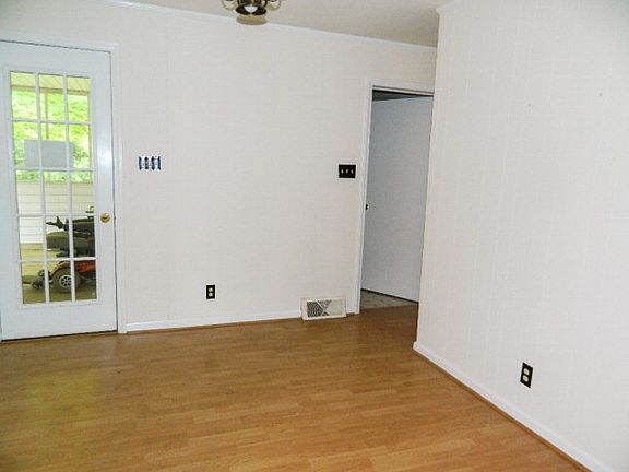 4th image of 163 Lovell Dr