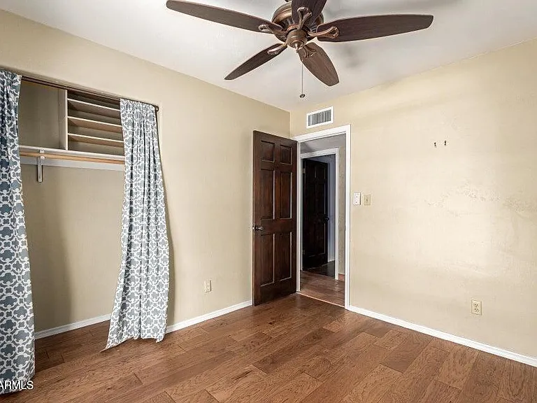 239 E Aster Dr — Photo 16