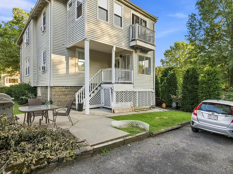 99 Thorndike St #1 — Photo 32