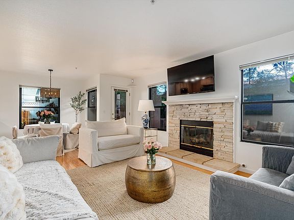 4th image of 3204 Villa Lane