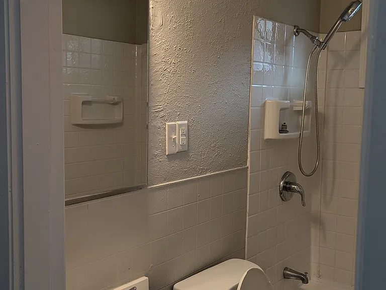 218 S Moss Ave — Photo 15