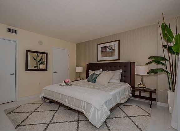 5th image of 150 Sunny Isles Blvd #1A1401