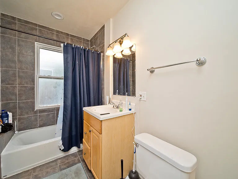 3814 N Marshfield Ave #3 — Photo 5