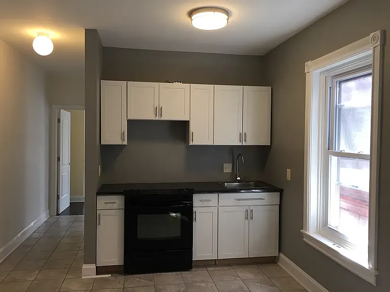 4410 Locust St #3 — Photo 8