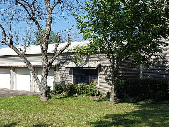 3rd image of 516 Young Road