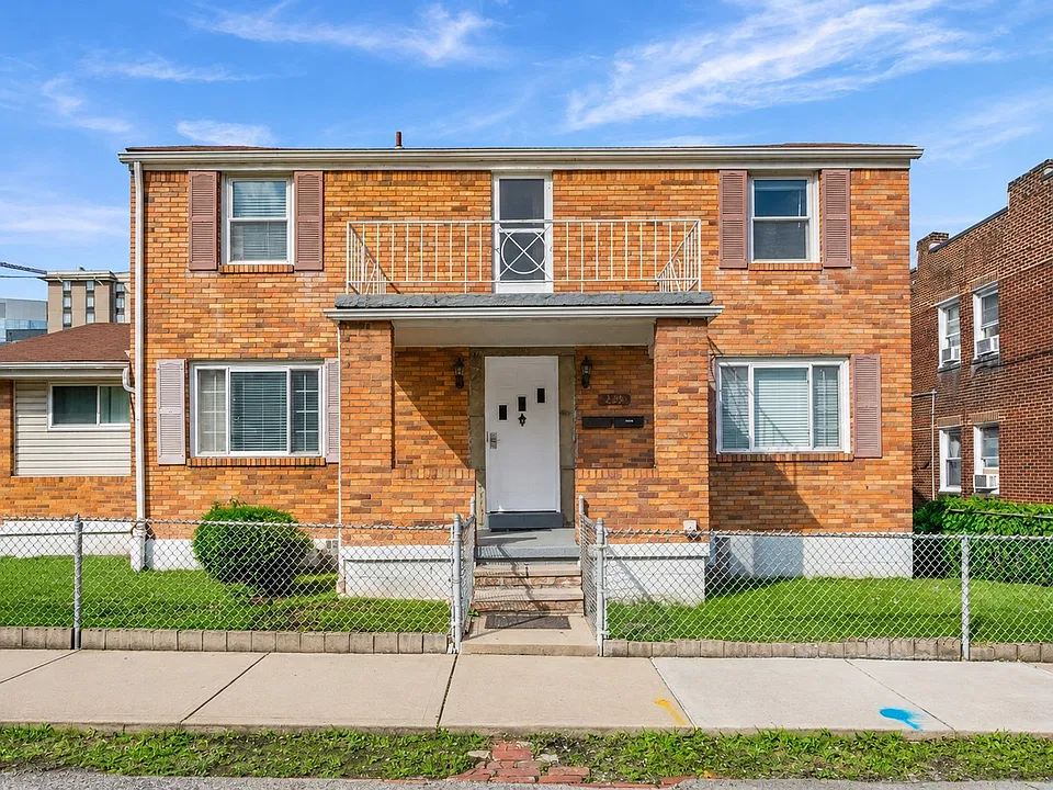 229 Halket Pl #1